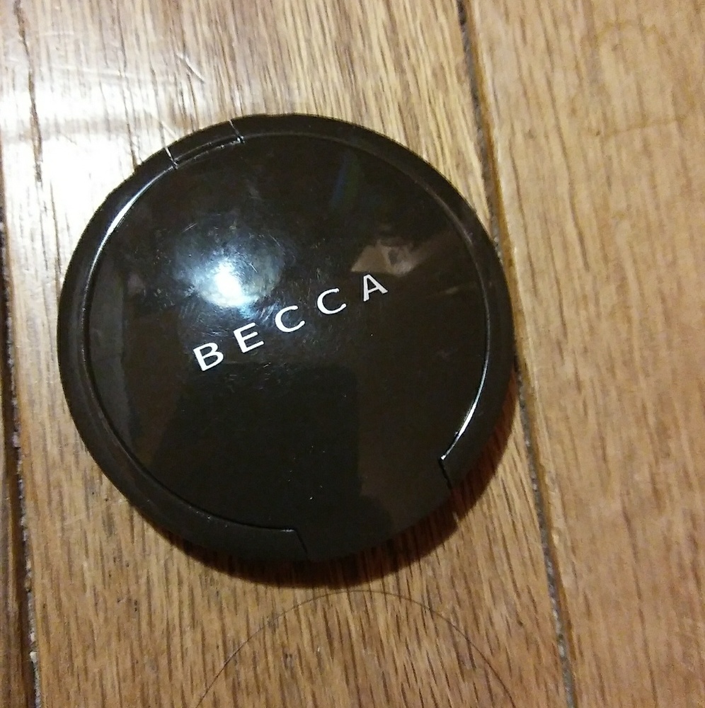 New Becca Highlight Shimmering Skin Perfecter Opal
